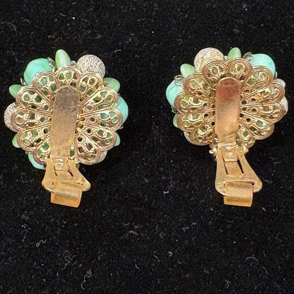 Hobe Vintage Green Clip On Earrings - Picture 4 of 5